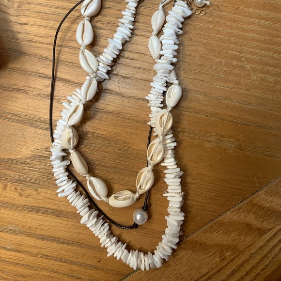Shell necklace - Picture 2 of 3